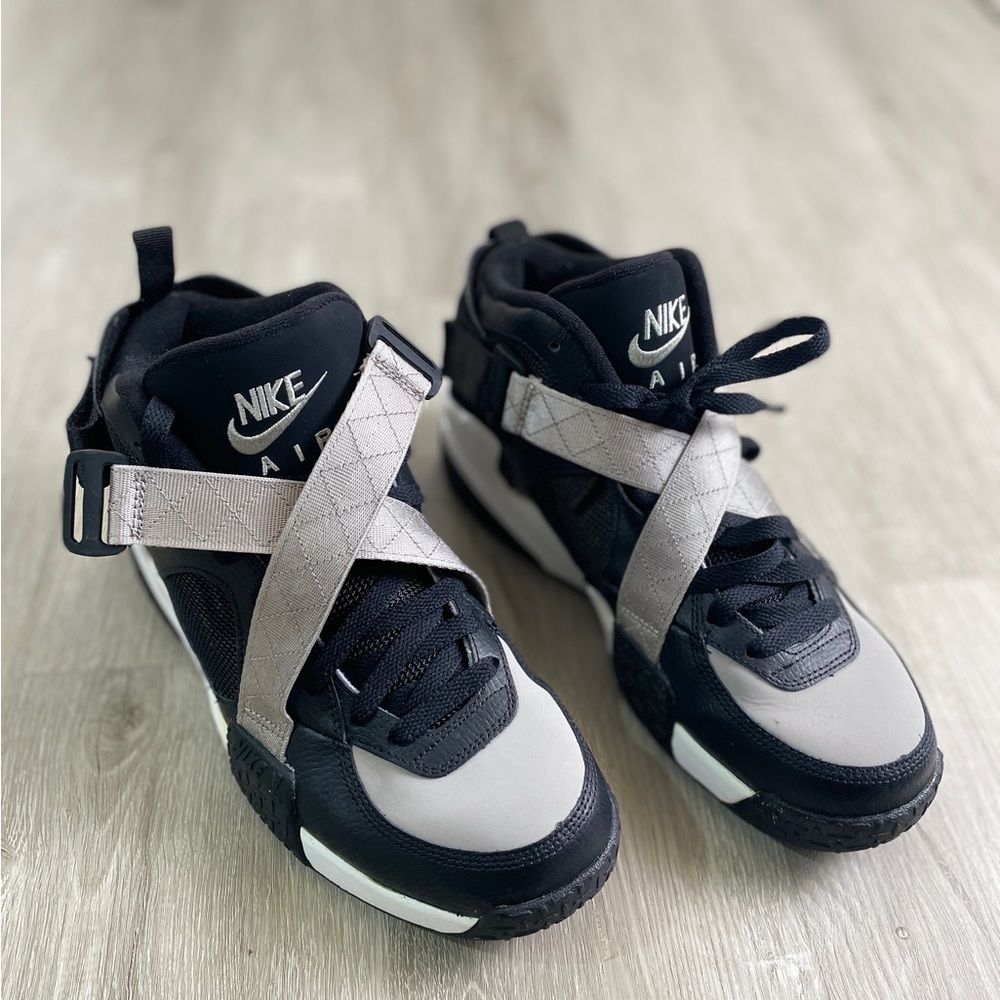 NIKE
AIR RAID
"OG Black / Grey" Size 9